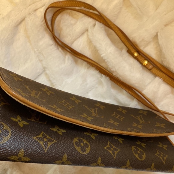 Louis Vuitton Pochette Twin GM With Dust Bag - Picture 12 of 17